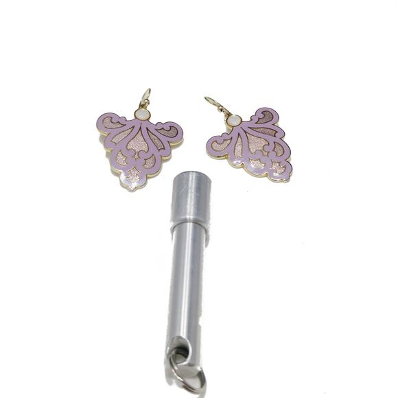 Vintage Isle of Skye Lavender Cloisonne Earrings, MOP, Gold Plated, 1980s - Picture 9 of 10